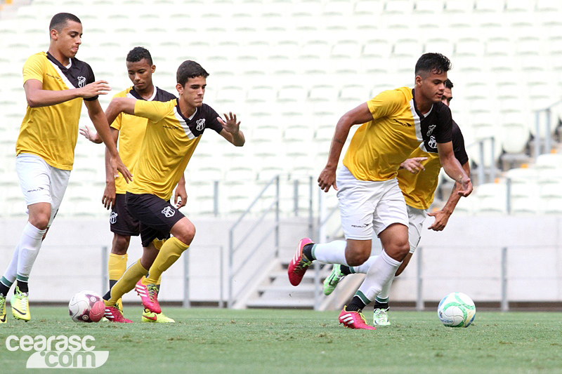 [21-08] Treino coletivo - Castelão - 9