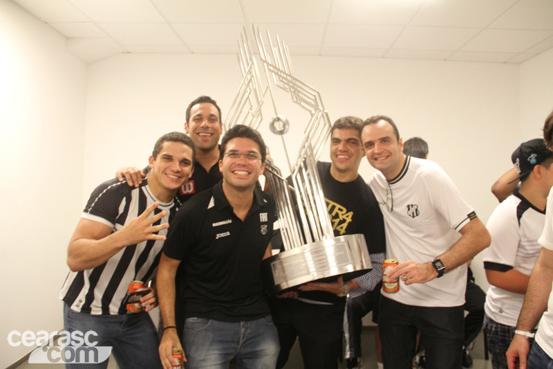 [23-04] Ceará 0 x 0 Fortaleza - Comemoração - Vestiário - 48