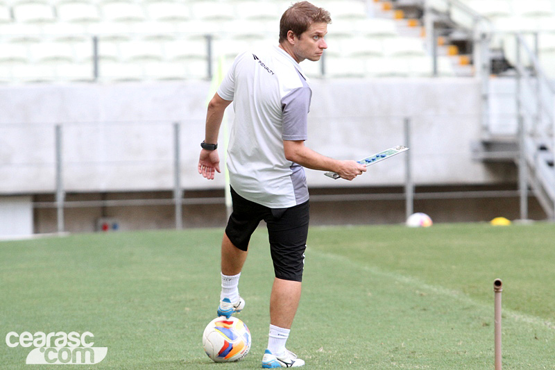 [21-08] Treino coletivo - Castelão - 11
