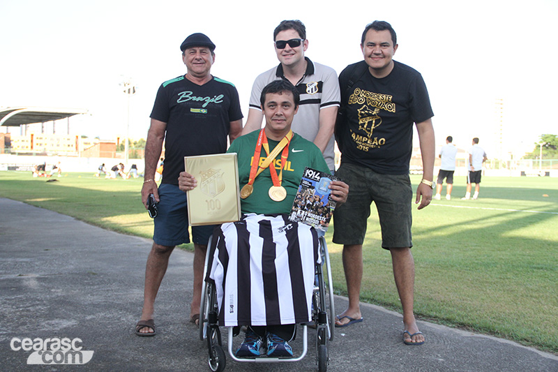 [22-08] Mesatenista David Freitas visita sede - 14