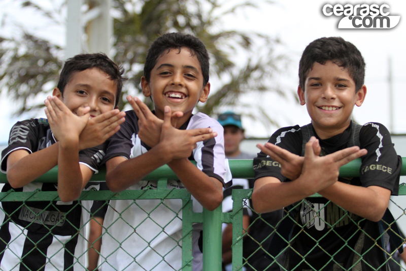 [13-04] Torcedores de Caucaia visitam sede - 1