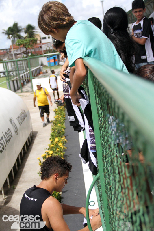 [13-04] Torcedores de Caucaia visitam sede - 5