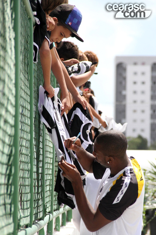 [13-04] Torcedores de Caucaia visitam sede - 16