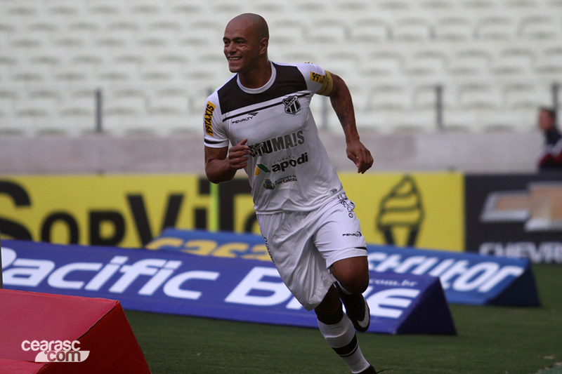 [23-08] Ceará 4 x 3 Paraná - 01 - 7