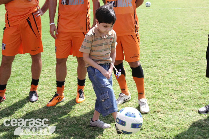 [03-09] Pedro Guilherme visita o clube - 9