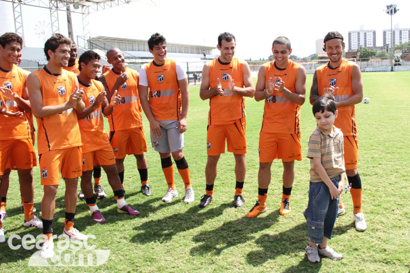 [03-09] Pedro Guilherme visita o clube - 10