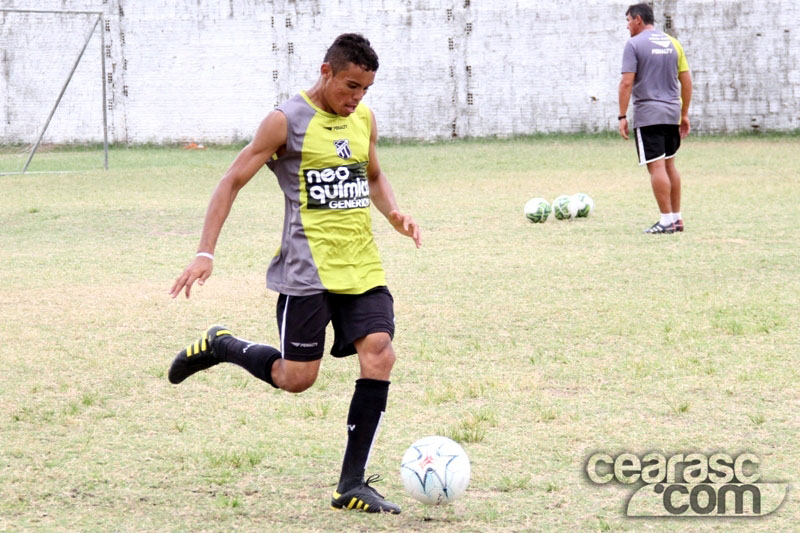 [19-10] Sub-20 - Treino físico e técnico - 19