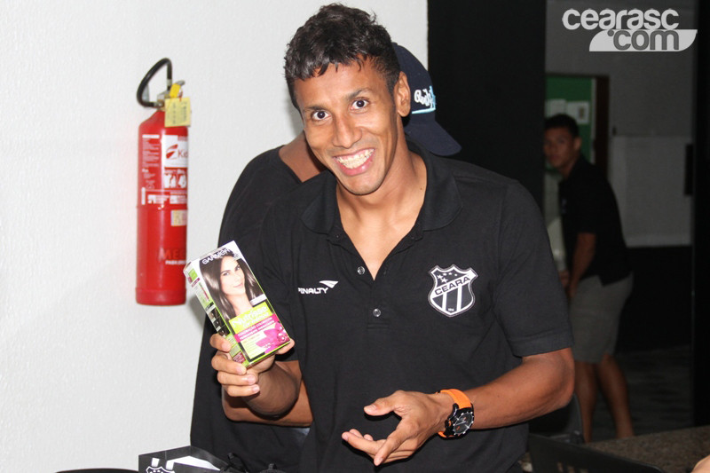 [13-04] Bí-O envia brindes para o elenco - 9