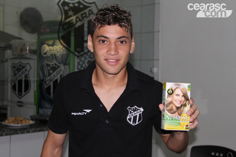 [13-04] Bí-O envia brindes para o elenco - 11