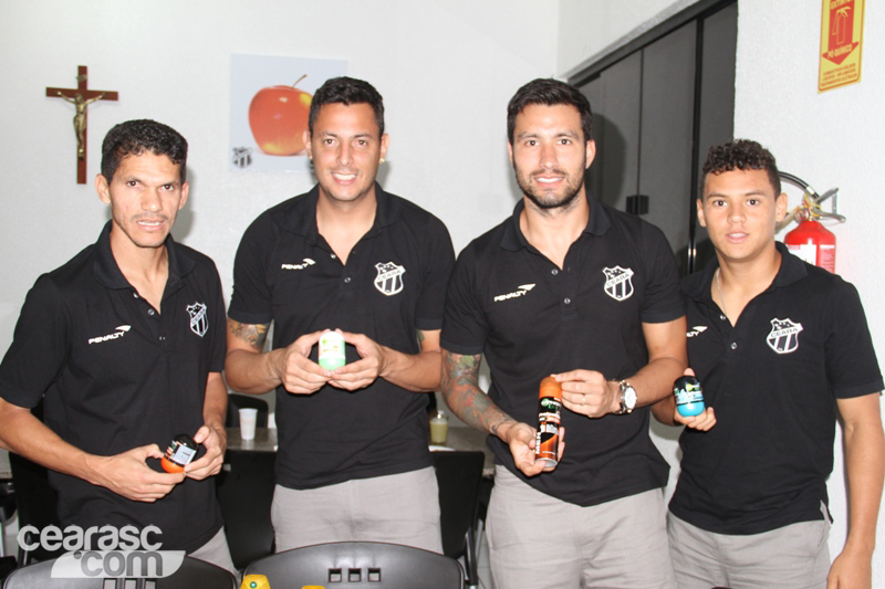 [13-04] Bí-O envia brindes para o elenco - 12