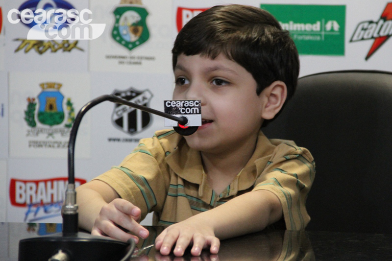 [03-09] Pedro Guilherme visita o clube - 17