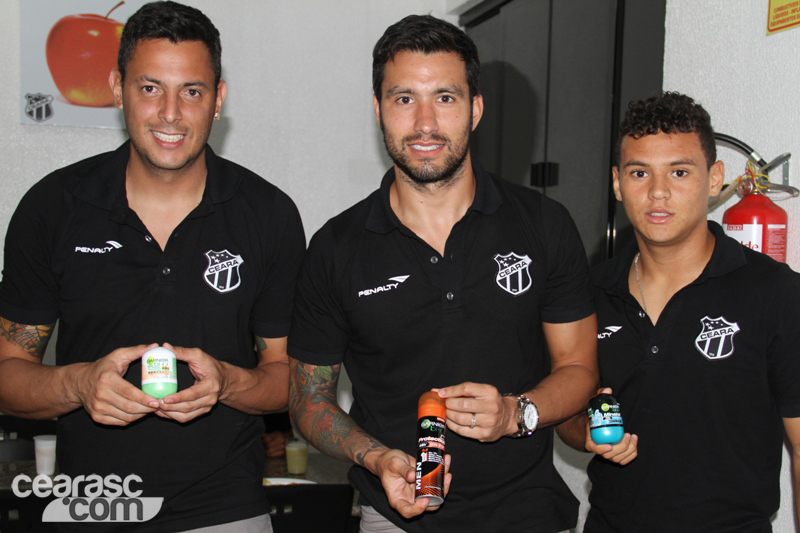 [13-04] Bí-O envia brindes para o elenco - 13