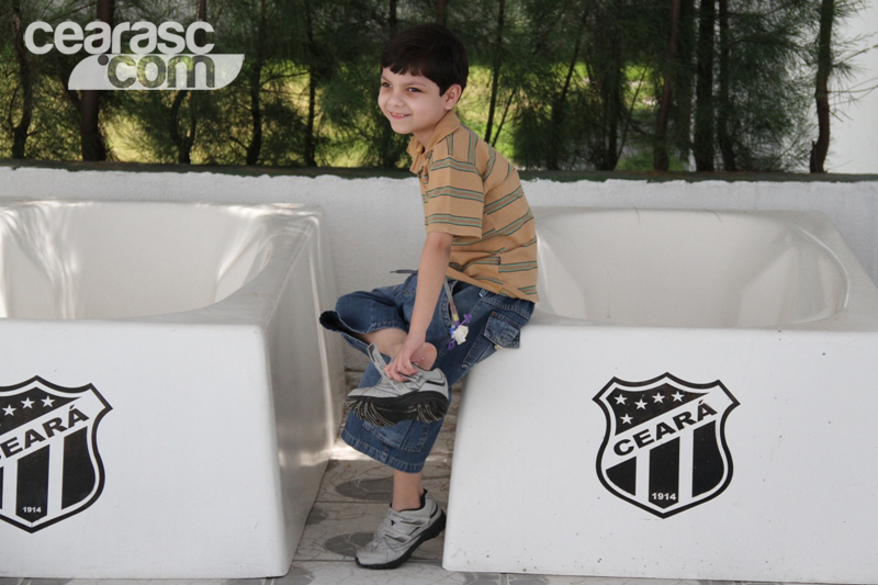 [03-09] Pedro Guilherme visita o clube - 19
