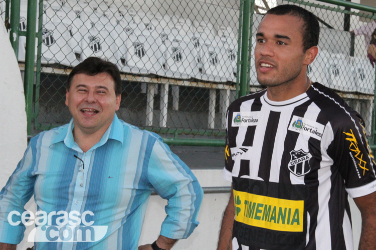 [18-07] Roger é apresentado - 1