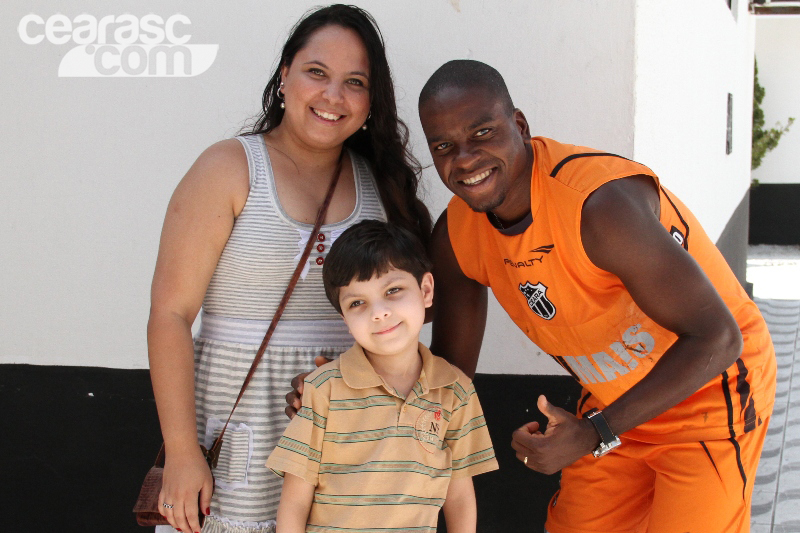 [03-09] Pedro Guilherme visita o clube - 22