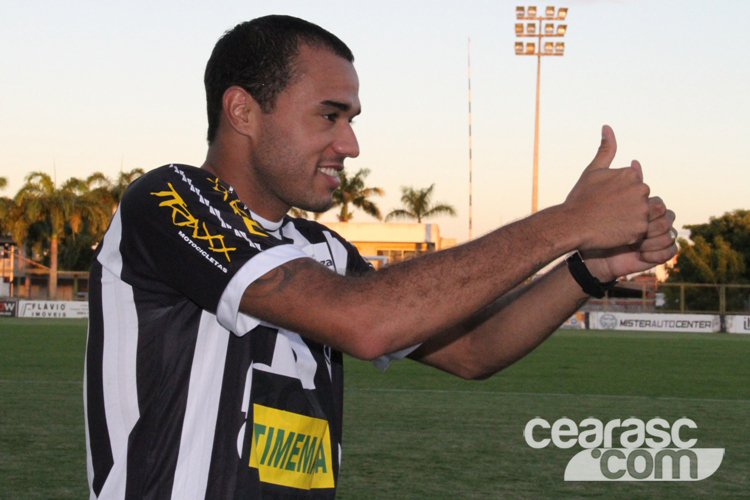 [18-07] Roger é apresentado - 7