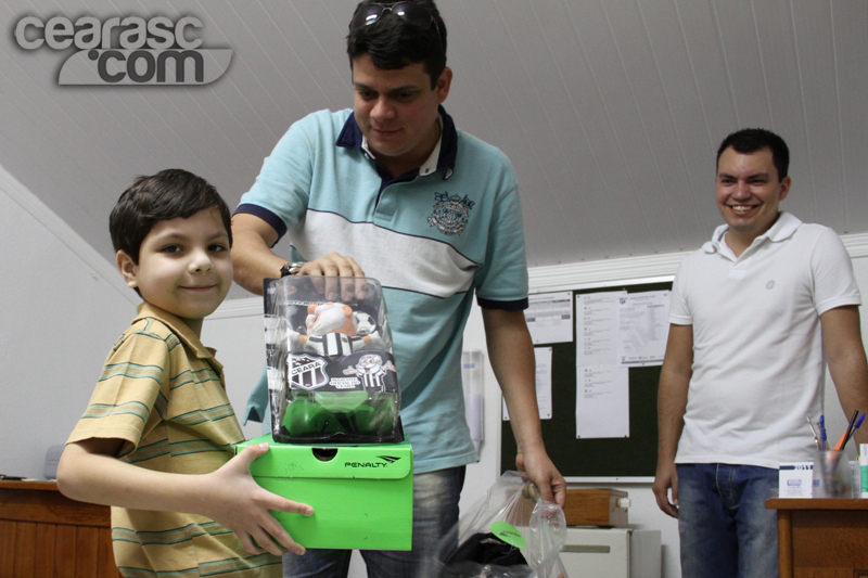 [03-09] Pedro Guilherme visita o clube - 24
