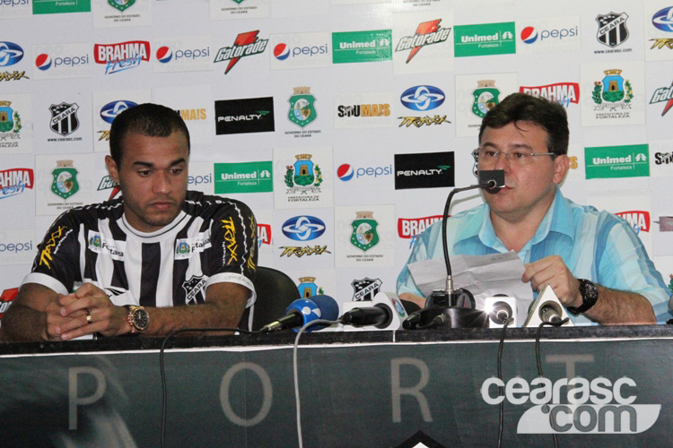 [18-07] Roger é apresentado - 9
