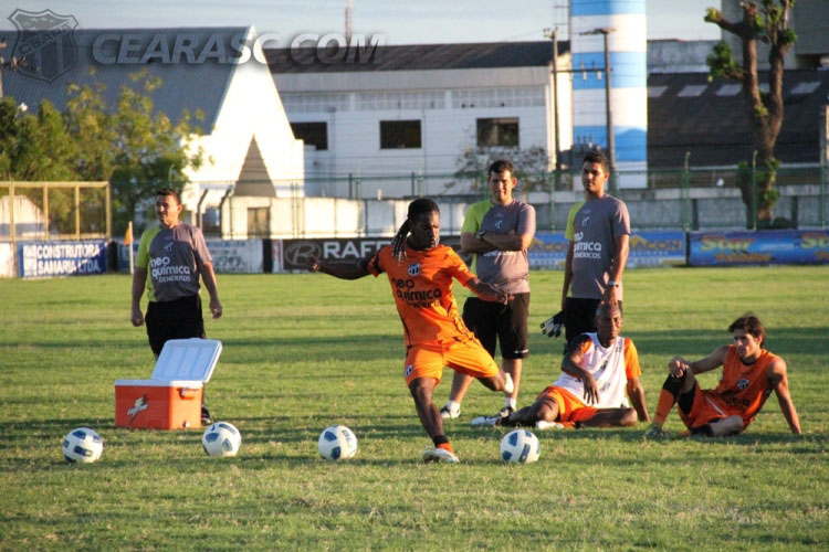 [21-06] Treino de Finalizações - 10
