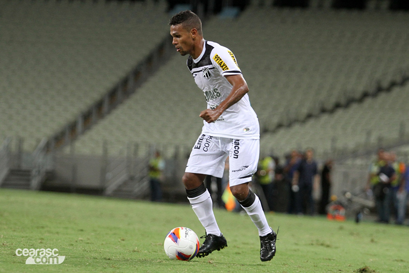 [23-08] Ceará 4 x 3 Paraná - 02 - 13