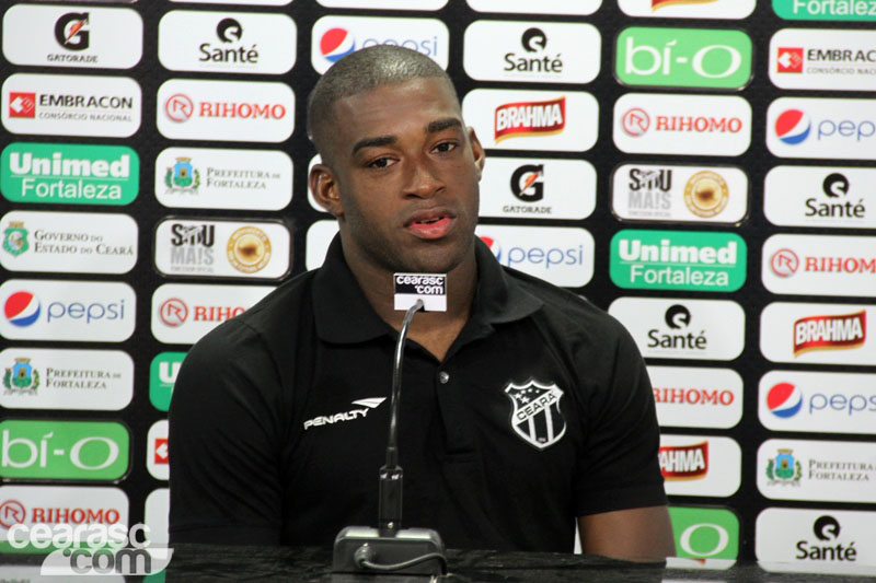 [20-06] Apresentação do Zagueiro Gustavo - 3