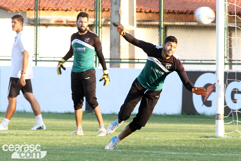 [11-06] Treino tático + finalização - 15