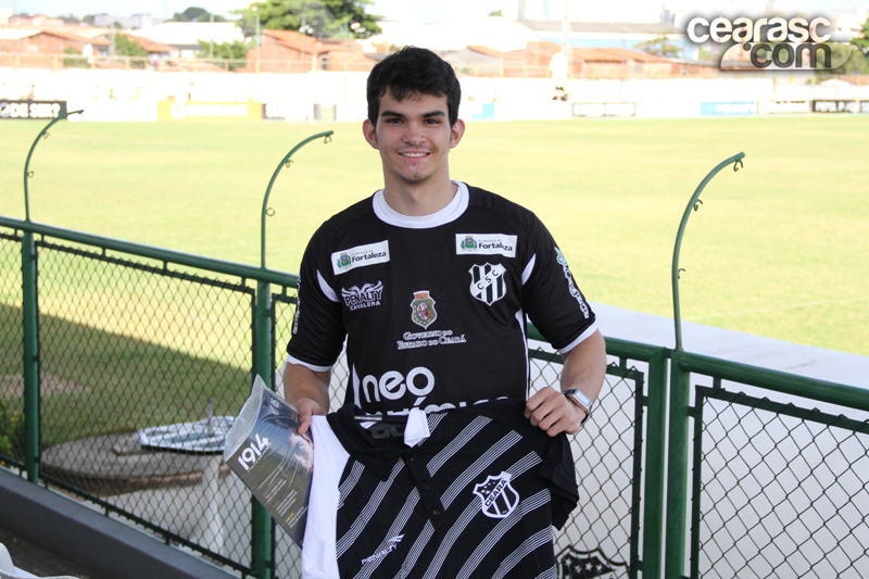 [29-11] Torcedor recebe prêmios - 1