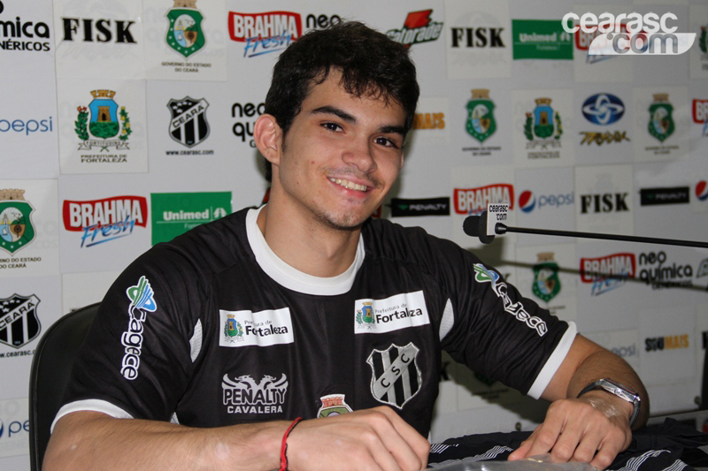 [29-11] Torcedor recebe prêmios - 2