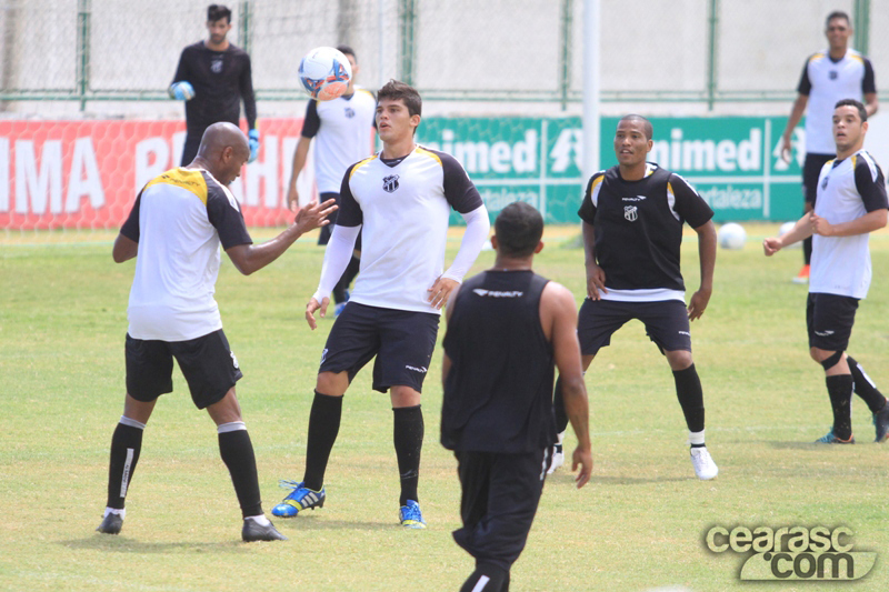 [25-10] Treino técnico + finalização - 3