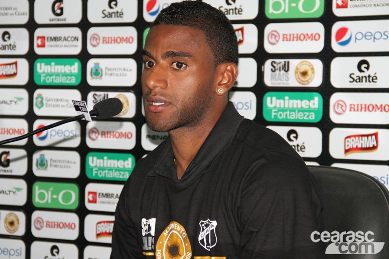 [25-06] Apresentação de Rychely - 4