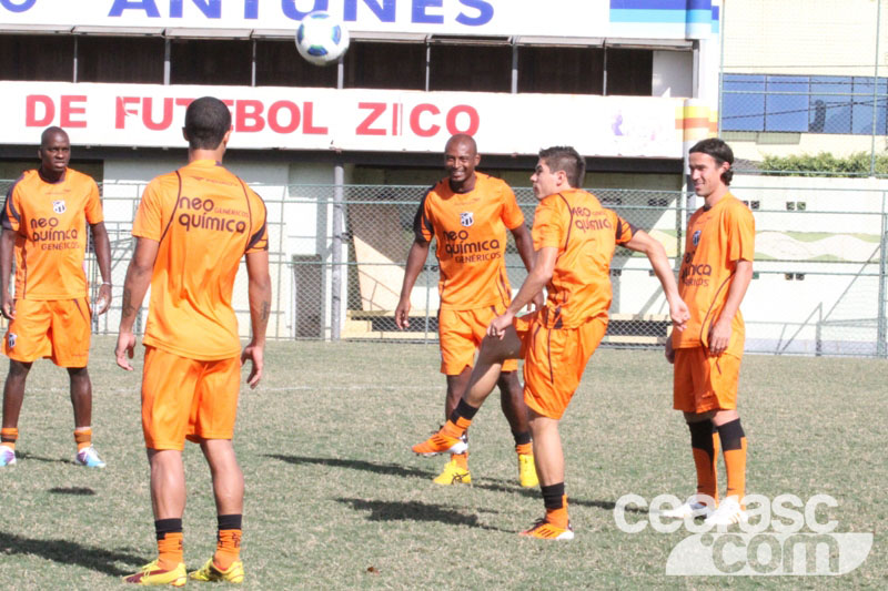 [30-07] Ceará treina no RJ - 1