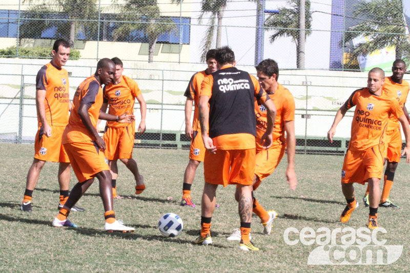 [30-07] Ceará treina no RJ - 7