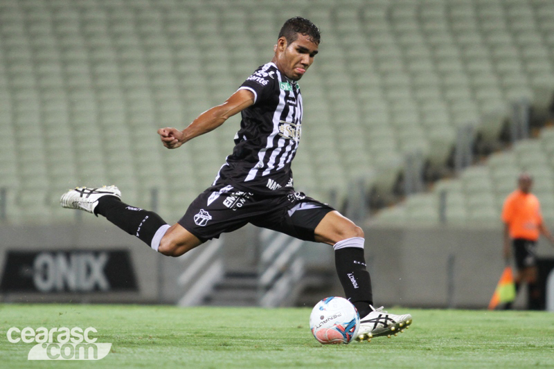 [18-04] Ceará 4 x 1 Guarani (J) - 11