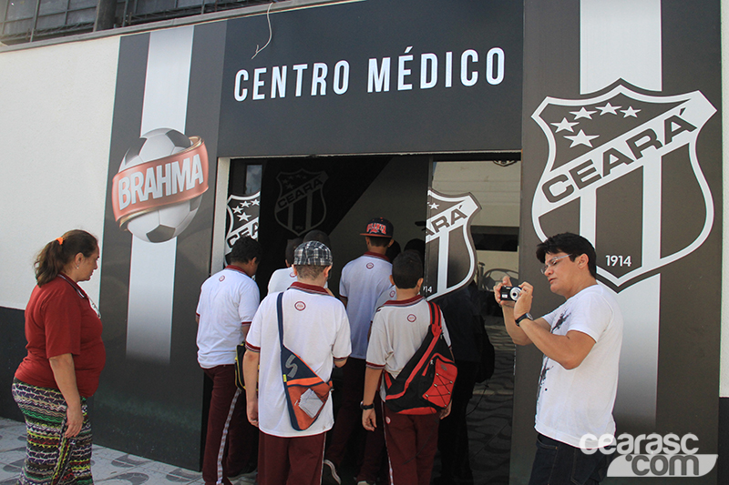 [05-11] Alunos do Colégio Silvia Helena visitam a sede do Vozão - 01 - 6