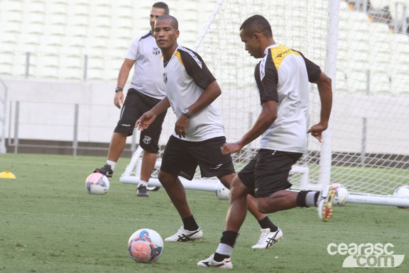 [05-08] Treino técnico + tático - Castelão - 12