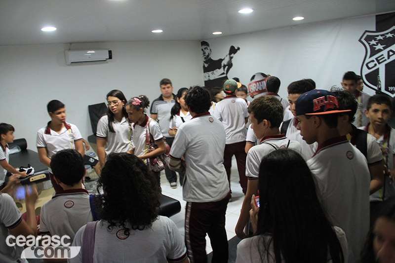 [05-11] Alunos do Colégio Silvia Helena visitam a sede do Vozão - 01 - 7