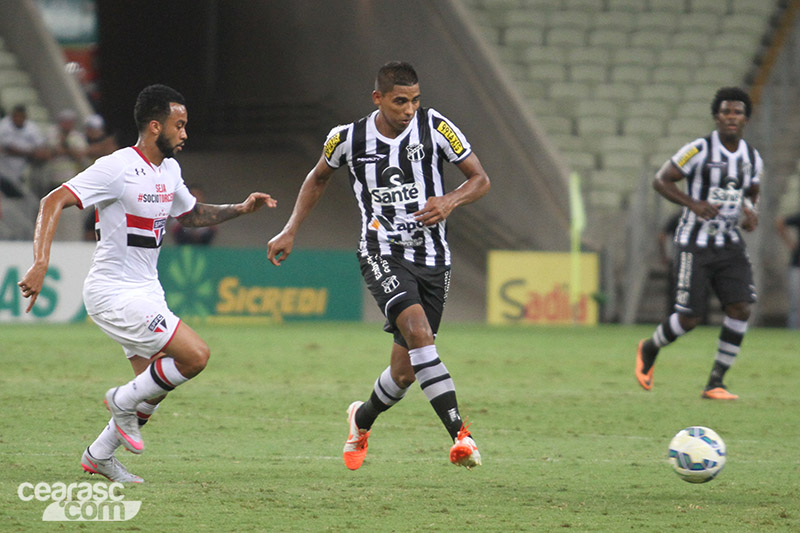 [26-08] Ceará 0 x 3 São Paulo - 29