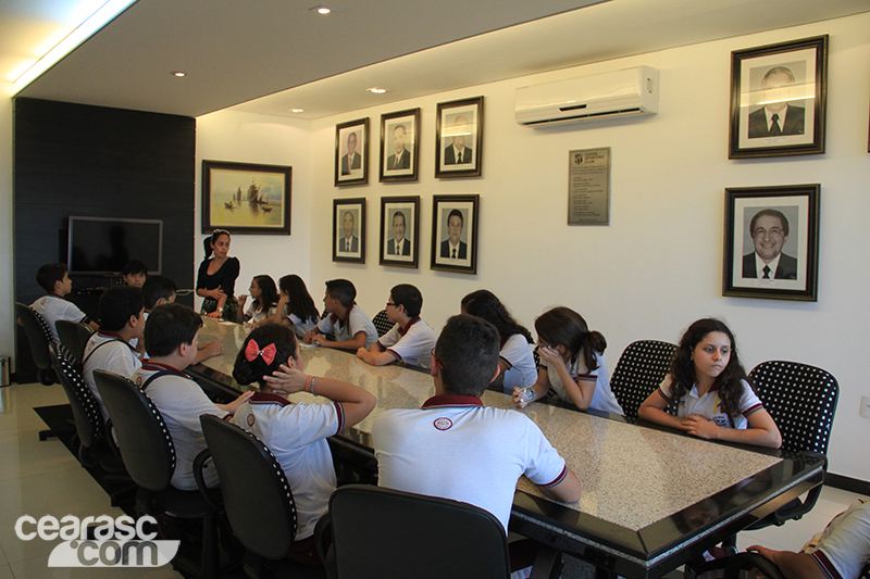 [05-11] Alunos do Colégio Silvia Helena visitam a sede do Vozão - 01 - 22