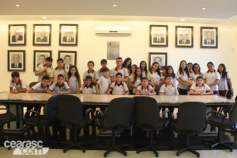 [05-11] Alunos do Colégio Silvia Helena visitam a sede do Vozão - 02 - 2
