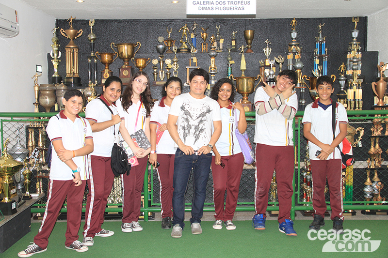 [05-11] Alunos do Colégio Silvia Helena visitam a sede do Vozão - 02 - 11