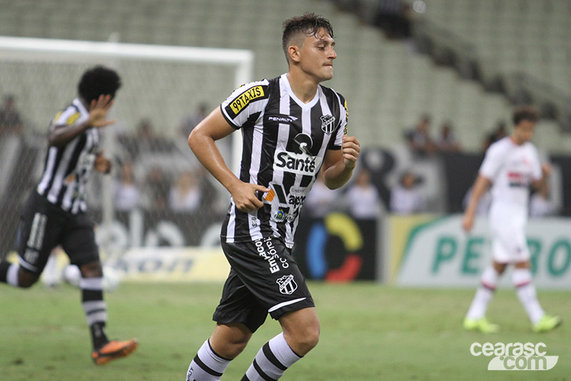 [26-08] Ceará 0 x 3 São Paulo - 32