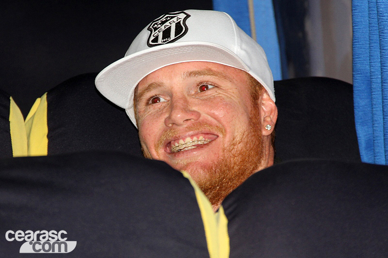 [29-10] Torcida apóia o time do embarque - 1