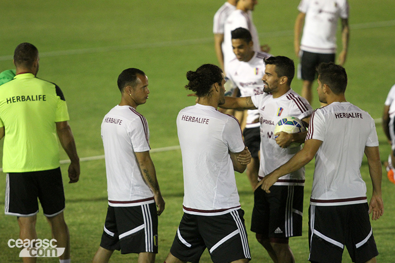 [10-10] Seleção Venezuelana treina em Porangabuçu - 2