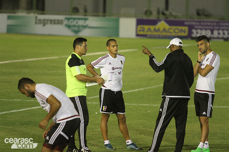 [10-10] Seleção Venezuelana treina em Porangabuçu - 12