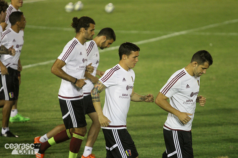 [10-10] Seleção Venezuelana treina em Porangabuçu - 14