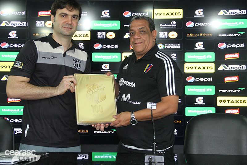 [10-10] Seleção Venezuelana treina em Porangabuçu - 20