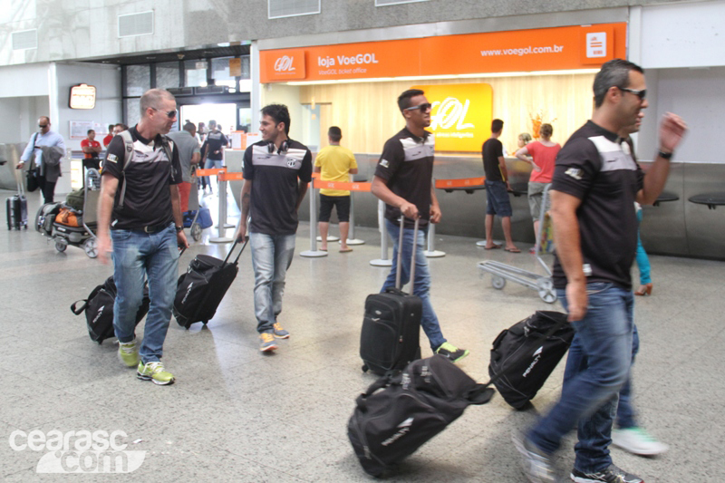 [04-09] Ceará segue viagem para SP - 3