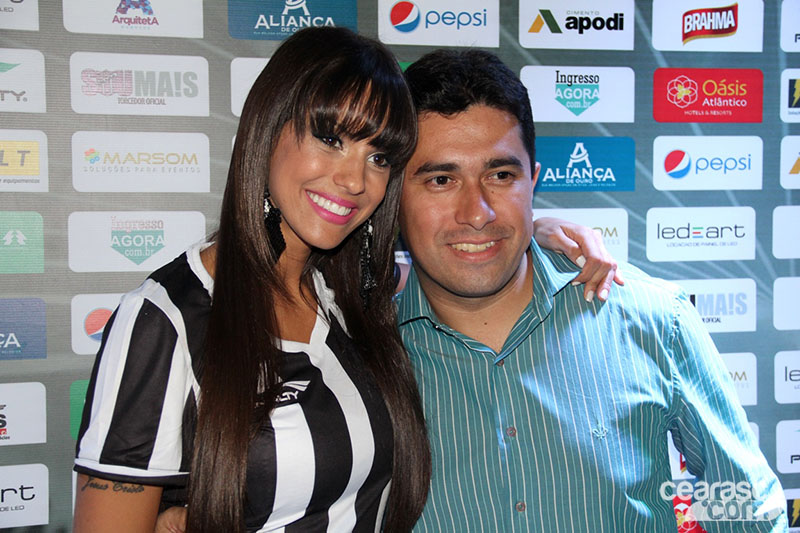 [26-02] Lançamento dos uniformes 2015 - Carol Dias 02 - 14