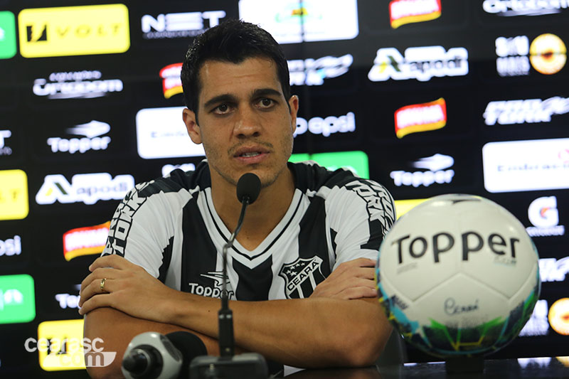 [11- 01-2017] - Entrevistas Coletiva - Felipe Menezes e Lucas - 8