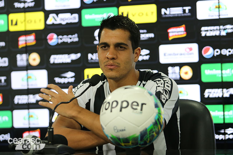 [11- 01-2017] - Entrevistas Coletiva - Felipe Menezes e Lucas - 9